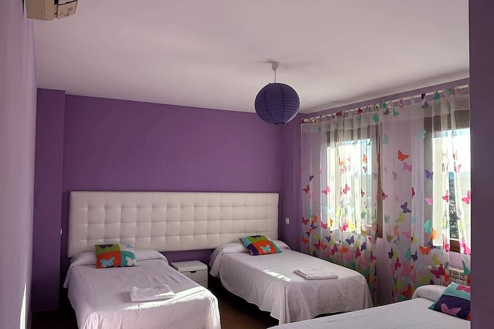 Villa Rural de alquiler íntegro para grupos de 25 personas in Fresnedillas de la Oliva, Provincia de Madrid