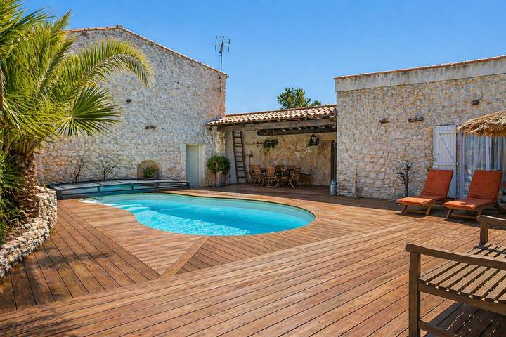 Location de vacances pour 6 personnes, avec terrasse et piscine à Dompierre-sur-Mer