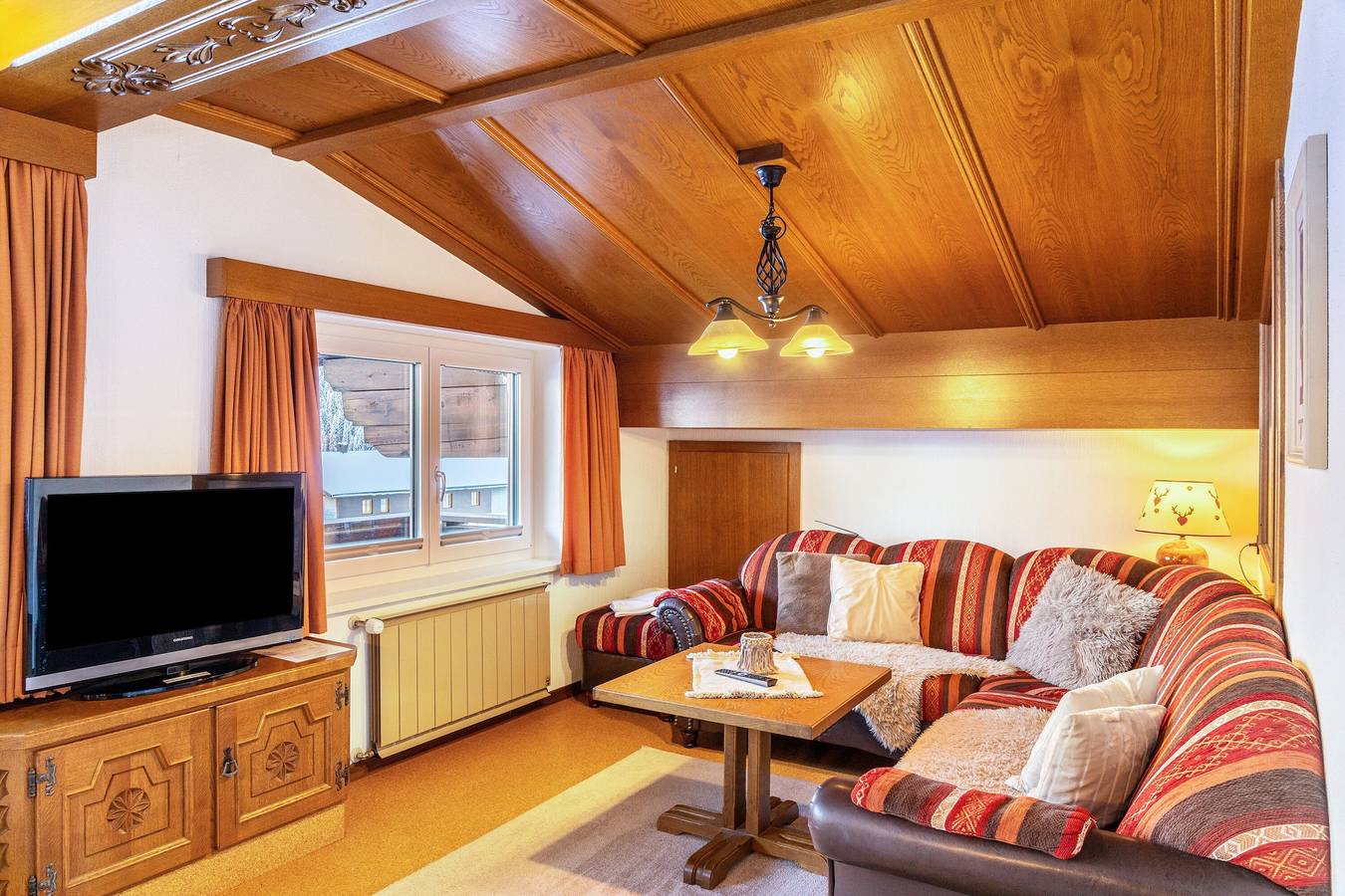 Ganze Wohnung, Apartment 'Schneidspitze - 18' mit Bergblick, privatem Balkon und wlan in Nesselwängle, Außerfern