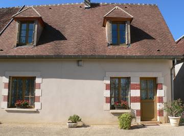 Gîte pour 8 personnes, avec terrasse dans le Cher