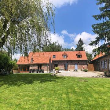 Gîte pour 9 personnes, avec vue et jardin dans Saint-Jans-Cappel