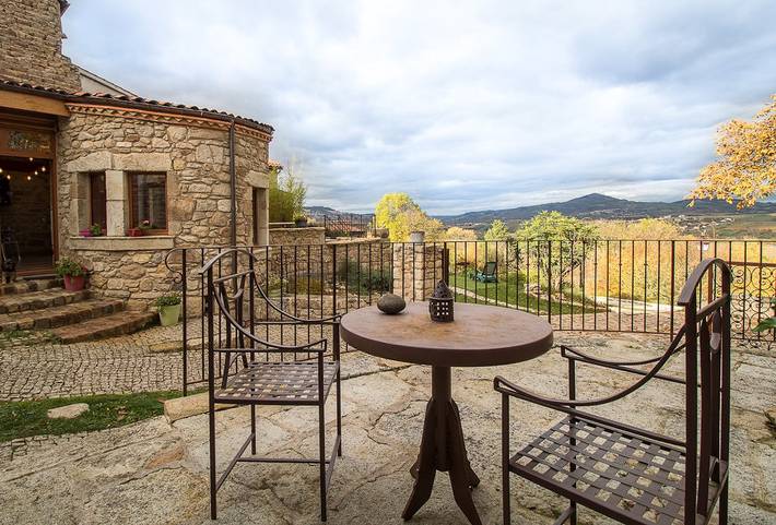 Location de vacances pour 2 personnes, avec jardin dans le Puy-de-Dôme - 4