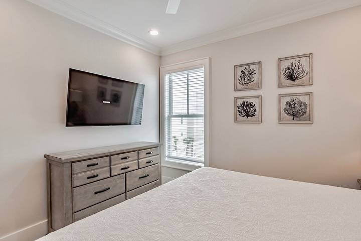 Vacation rental for 12 people, with pool and balcony in Baldwin County