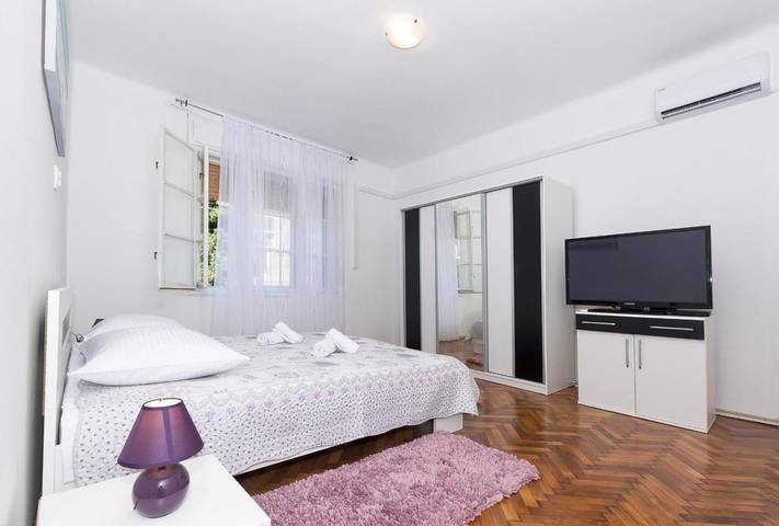 BnB für 6 Personen, mit Ausblick und Terrasse in Split