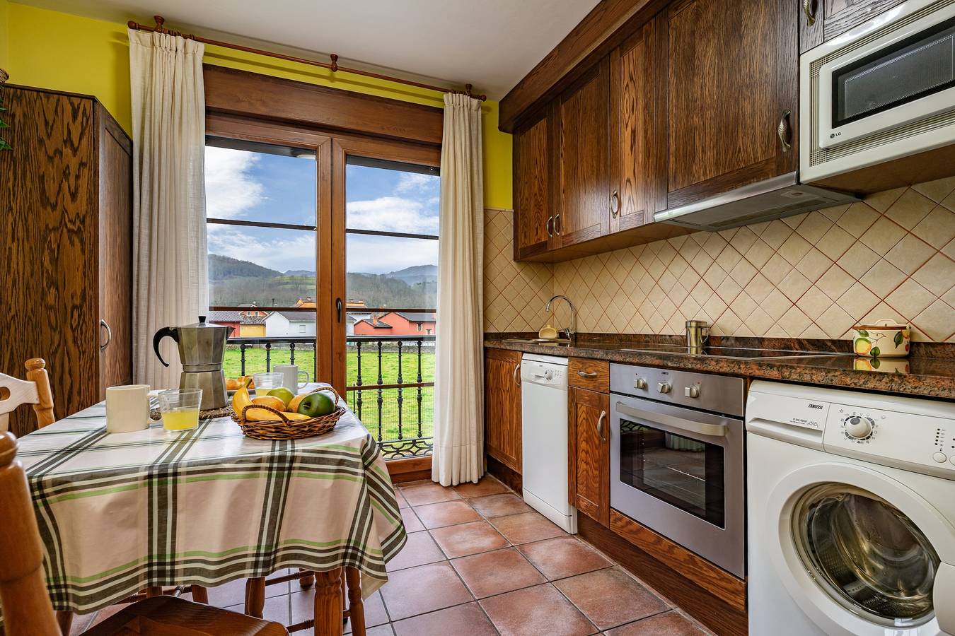 Apartment 'La Viña 2' mit Bergblick und Wlan in Cangas de Onís, Provincia de Asturias