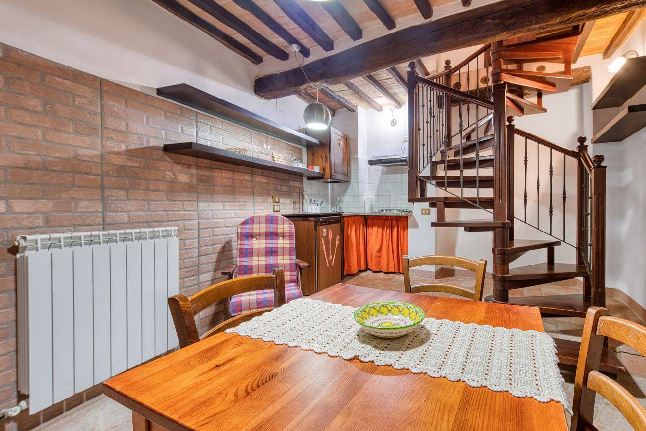 Apartamento entero, Guesthost - Comfy 2-Level Apartment near Perugia in Perugia, Provincia de Perugia