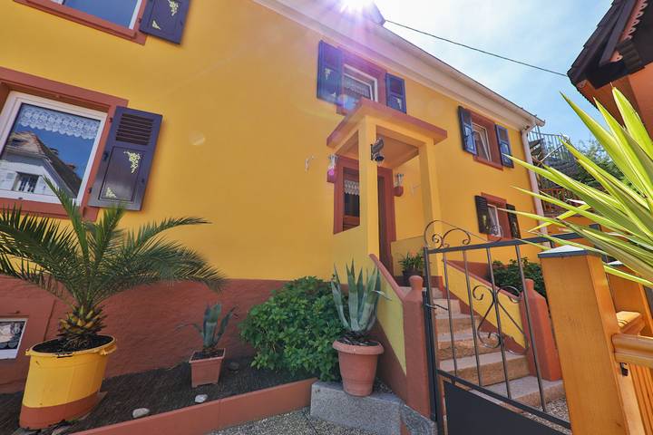 Gîte pour 12 personnes, avec terrasse