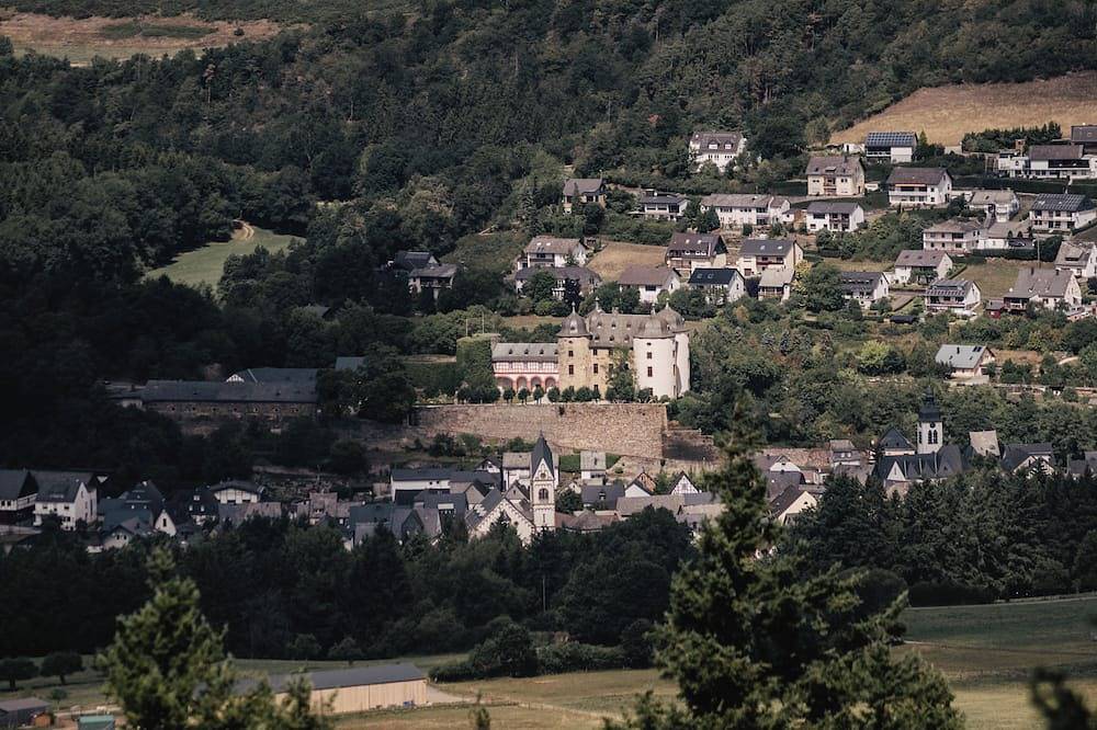Schloss Gemünden mit Pool. Paradies für Wanderer! in Gemünden, Nahetal