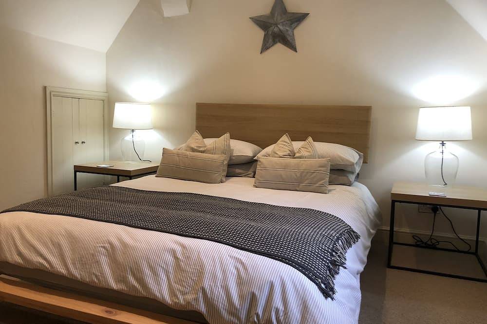 Award Winning Shining Star on the Historic Cartway with River Views in Bridgnorth, Shropshire