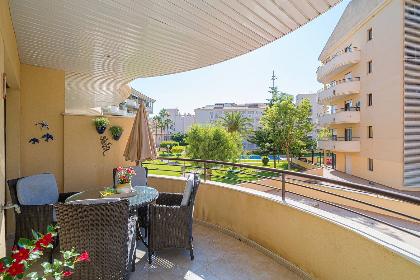 Entire apartment, Holiday Apartment 'Estrella 1L Spaniahome' with Pool, Private Terrace & Wi-Fi in L'Albir, Alfàs del Pi