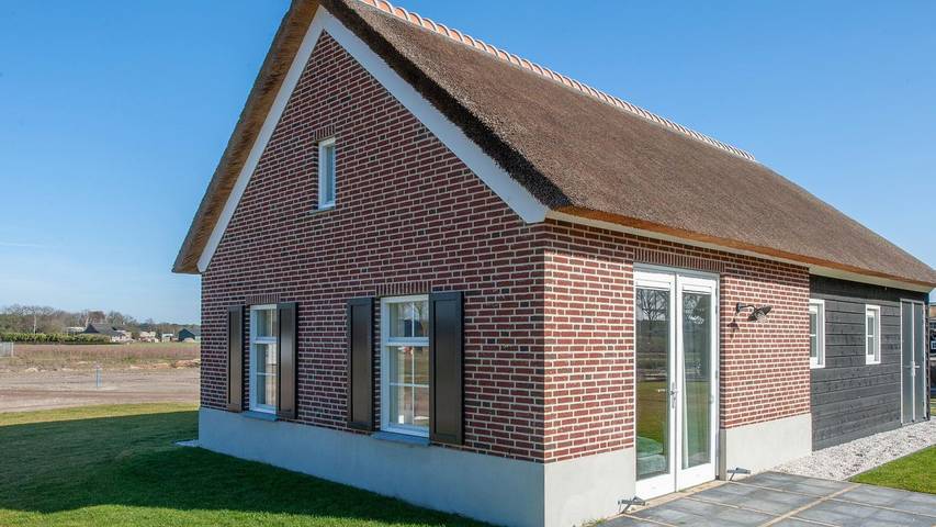Vakantiehuis voor 8 personen, with terras and tuin as well as zwembad, met huisdier in Someren