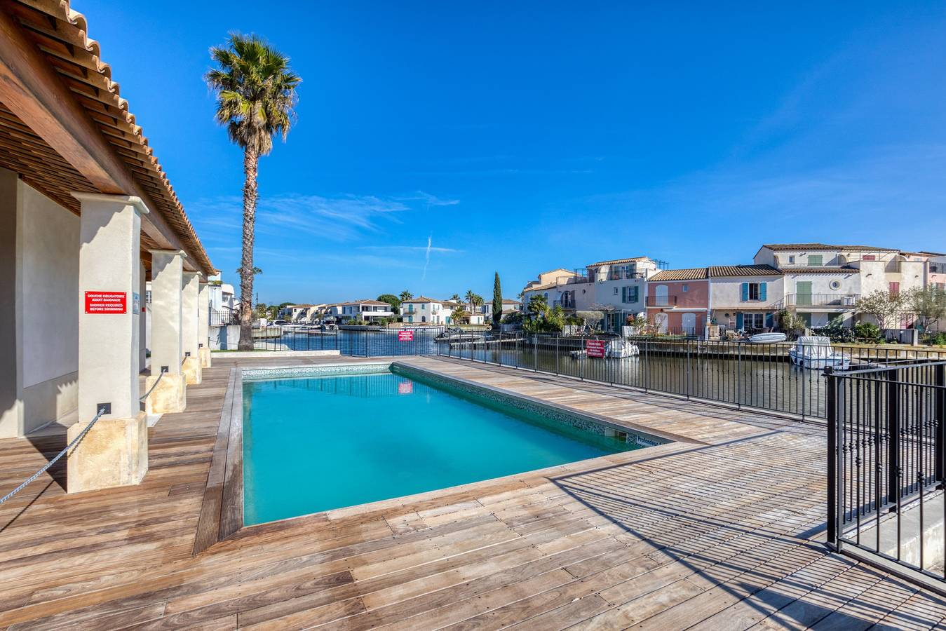 'Petite Maison Aigues Mortes' avec vue sur la mer, piscine partagée et Wi-Fi in Aigues-Mortes, Côte d'Améthyste
