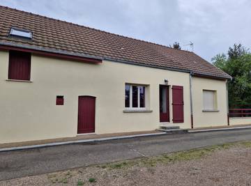 Gîte pour 7 personnes, avec terrasse à Sainte-Magnance