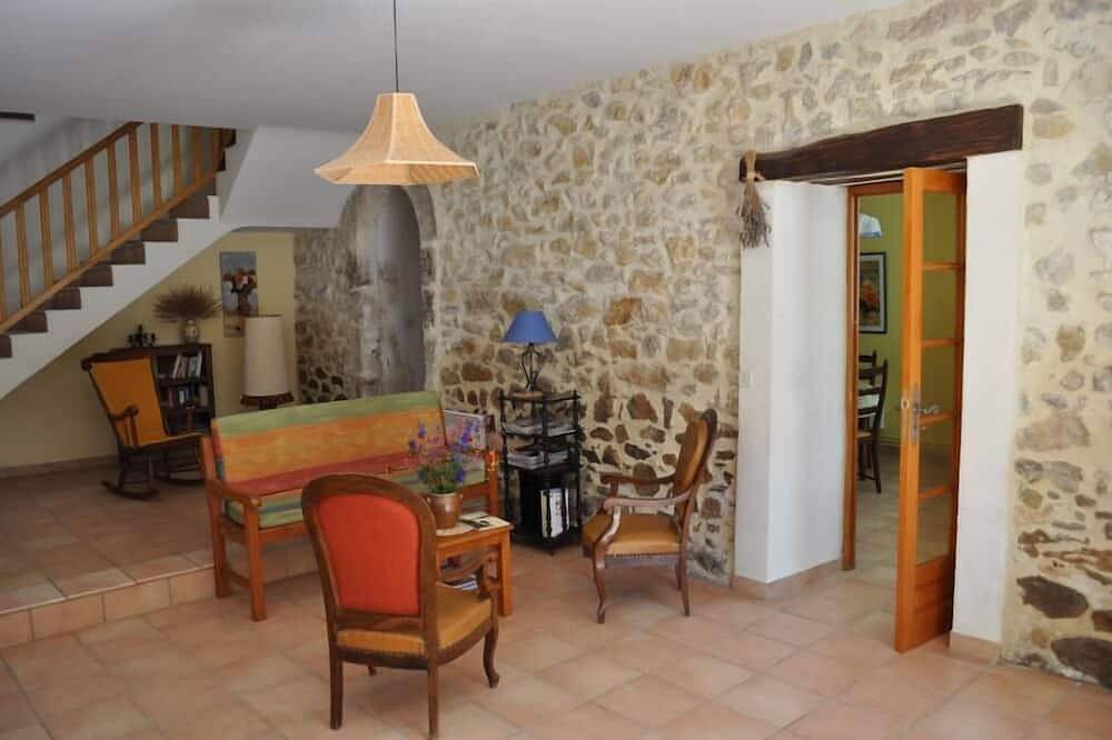 Entre Provence et Ardèche, gîte du mas chazel proche d'uzès et Nîmes in Lussan, Région de Nîmes