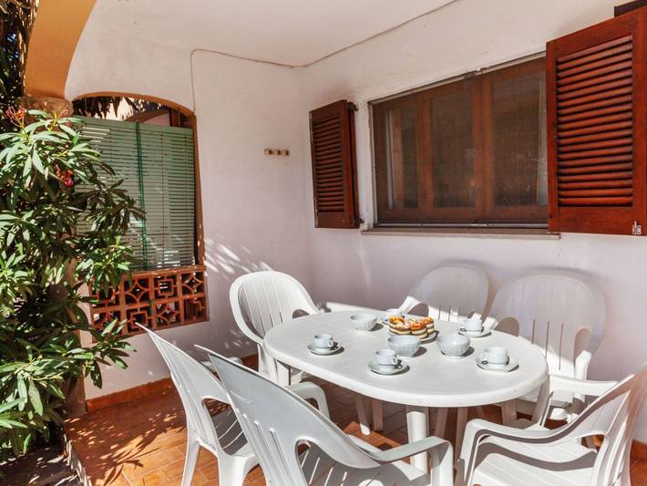 Gîte pour 5 personnes, avec terrasse et jardin dans Sant Martí d'Empúries - 2