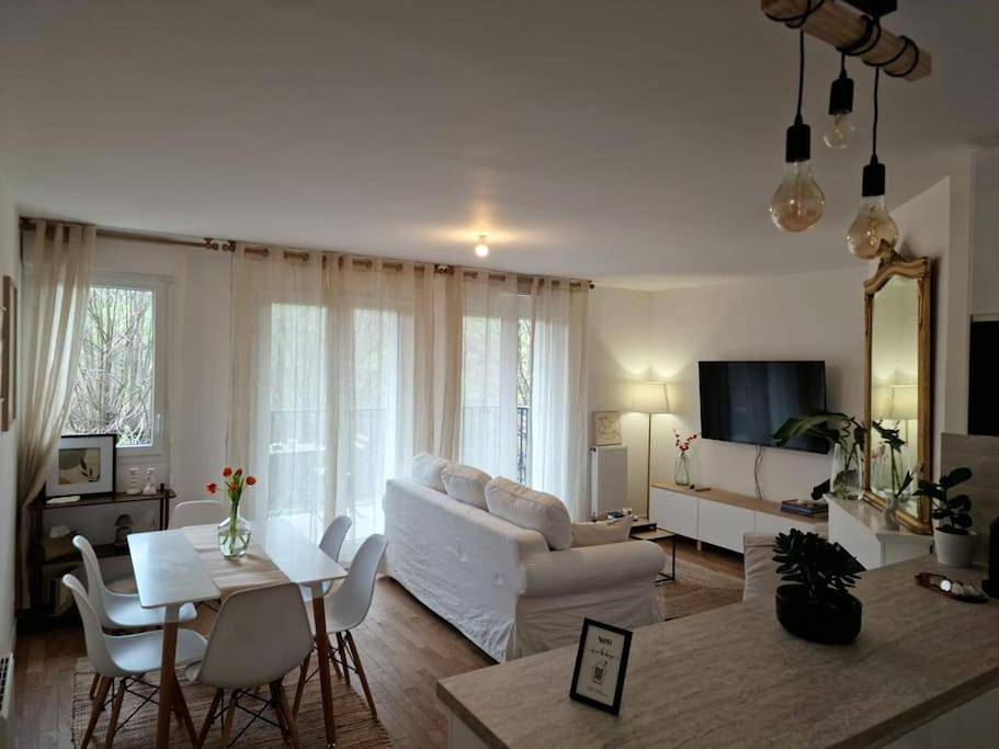 Appartement entier, Two-Bedroom Apartment in Clamart, Hauts-de-Seine