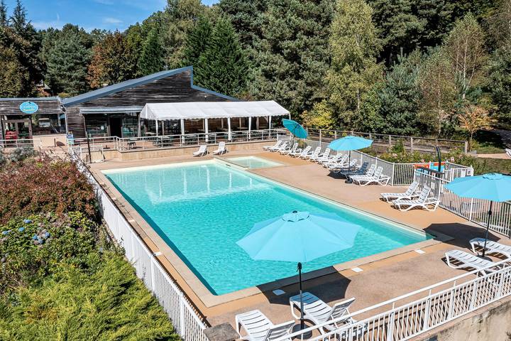 Camping pour 5 personnes, avec Terrasse et Piscine dans le Limousin