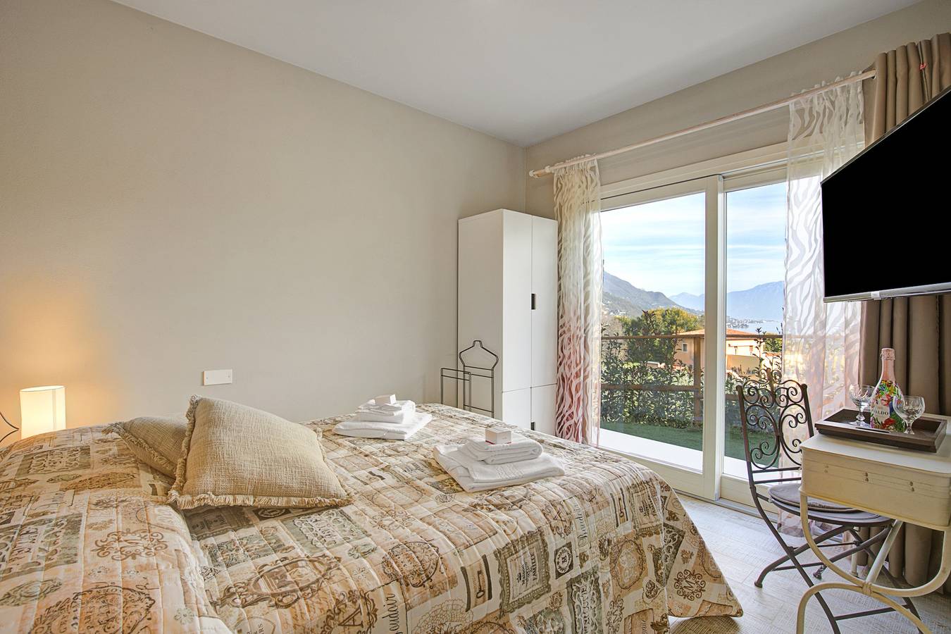 Apartamento entero, Caffè Priscilla House parking & lakeview in Saló, Montañas Garda