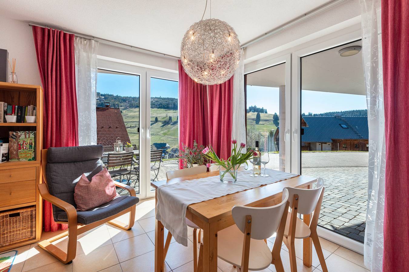 Entire apartment, Apartment 'Bergahorn Typ C' with Mountain View, Private Terrace and Wi-Fi in Büreten, Todtnau