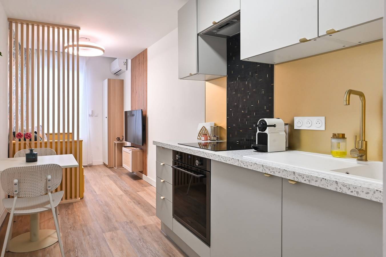 Entire studio, ✨ Stylish & Bright Studio – Historic Center of Aix-en-Provence in Aix-en-Provence, Mediterranean Coast (France)