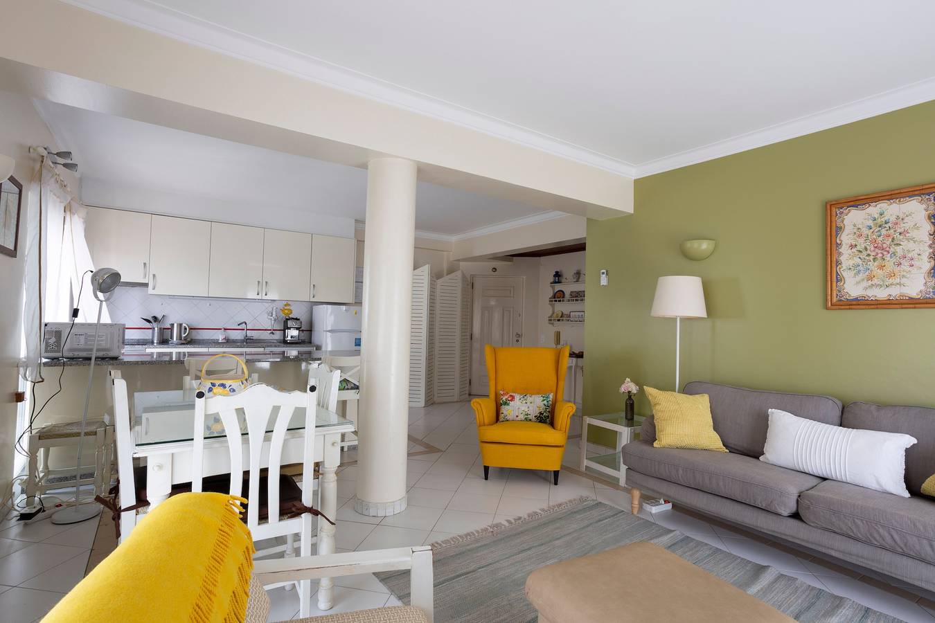 Appartement entier, Appartement de vacances "Tyler" avec Wi-Fi, jardin, terrasses et piscine partagée in Alvor, District de Faro