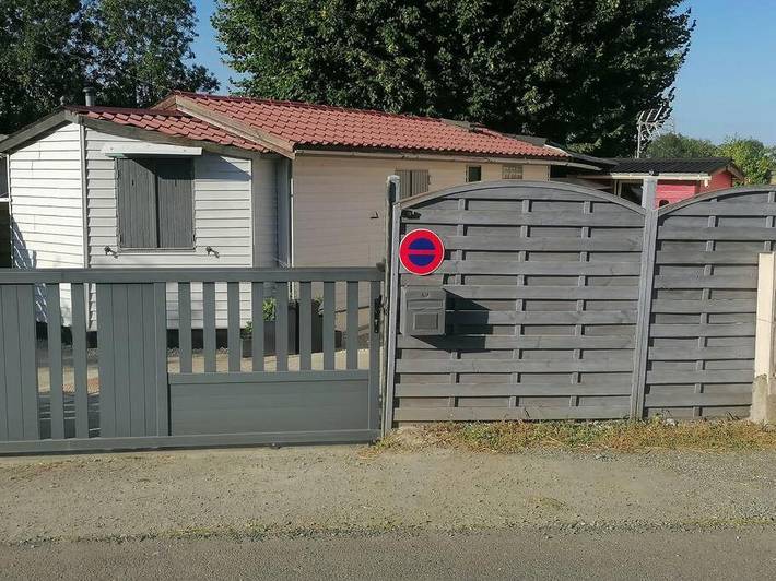Gîte pour 4 personnes, avec terrasse ainsi que vue et jardin à Magné - 4