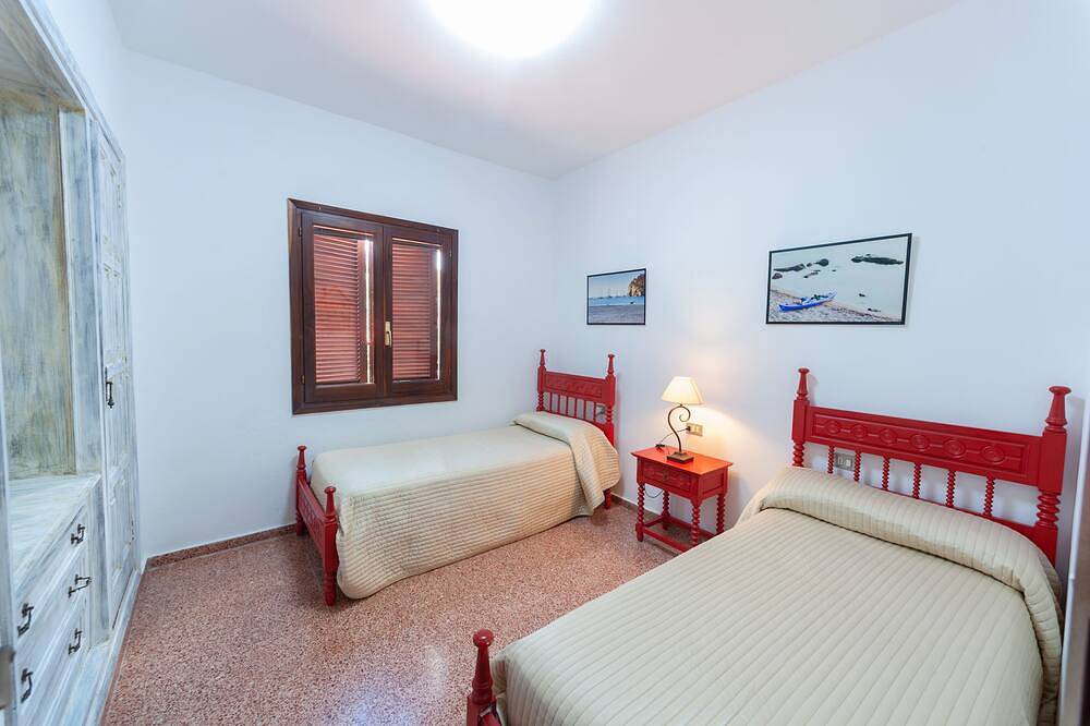 Villa for 6 people with parking and private pool. in Cala Galdana, Ferreries
