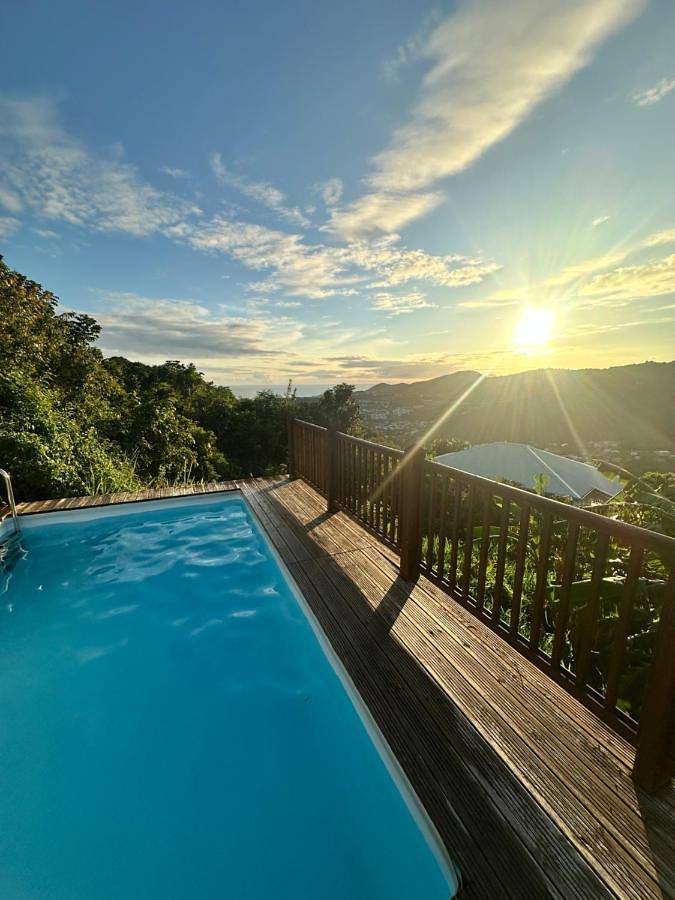 Maison d’hôte pour 2 personnes, avec jardin ainsi que piscine et vue dans Le Marin - 4