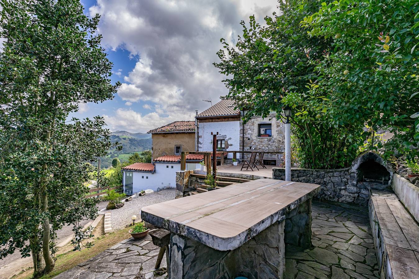 Ferienhaus 'La Terraza De Onís' mit Bergblick, privater Terrasse und Wlan in Onís, Nationalpark Picos de Europa