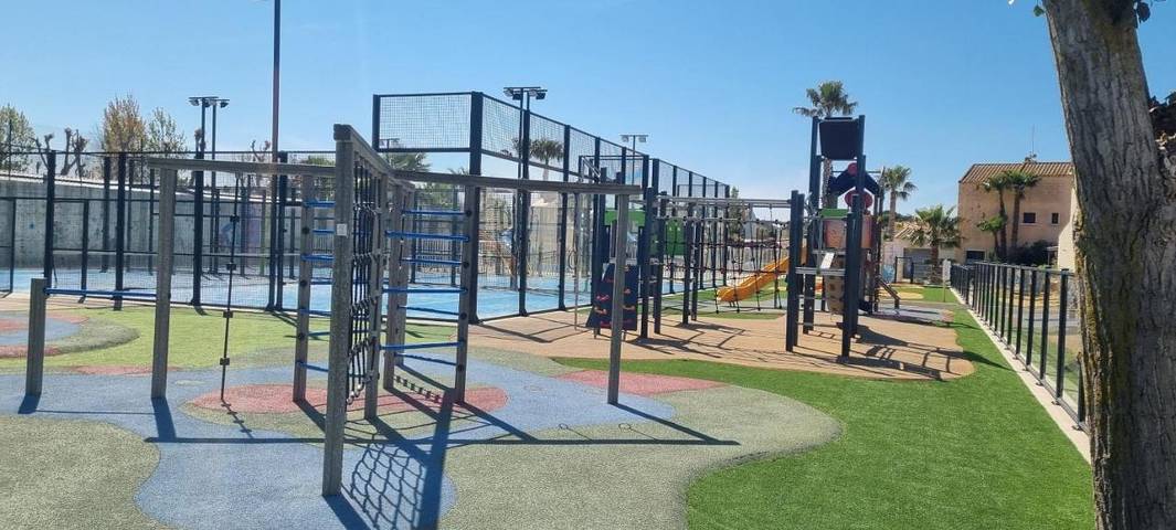 Camping pour 5 personnes, avec piscine et bassin pour enfant ainsi que terrasse et jacuzzi, animaux acceptés à Valras-Plage - 2