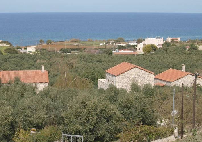 Holiday rental for 2 people, with view and garden as well as balcony and pool in Rethymnon