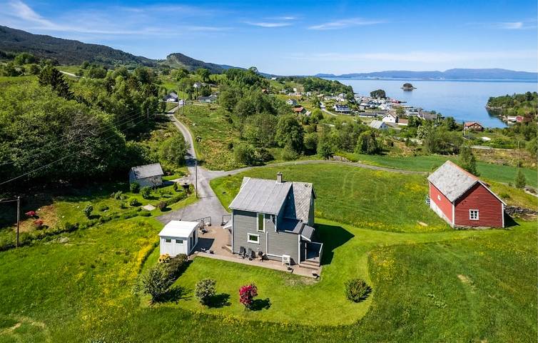 Ferienhaus für 9 Personen, mit Garten und Terrasse in Vindafjord