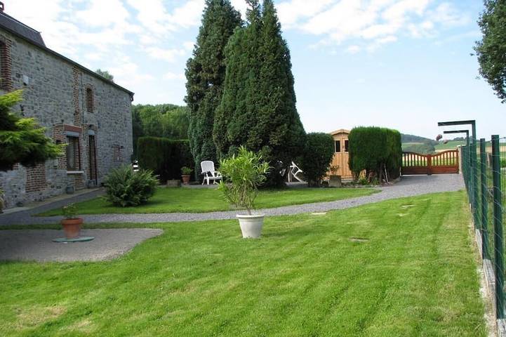 Location de vacances pour 6 personnes, avec Jardin à Hierges