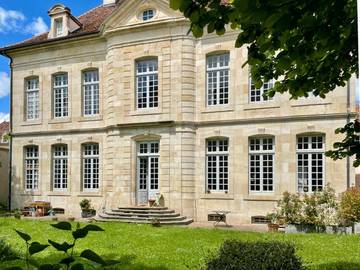 Gîte pour 4 personnes, avec jardin et vue à Semur-en-Auxois