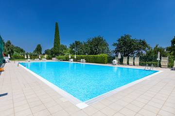 Gîte pour 4 personnes, avec jardin et terrasse à Padenghe sul Garda