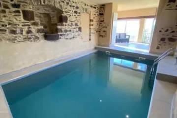 Gîte pour 6 personnes, avec jacuzzi et sauna à Saint-Laurent-d'Olt