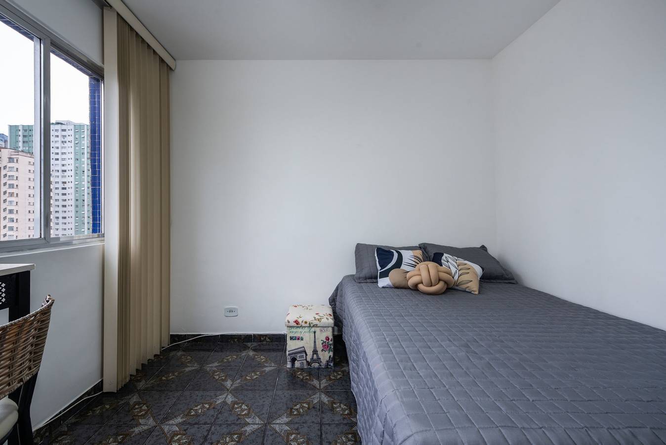 Apartamento inteiro, Loft Acolhedor com Estacionamento a 150m da Praia in São Vicente, Baixada Santista