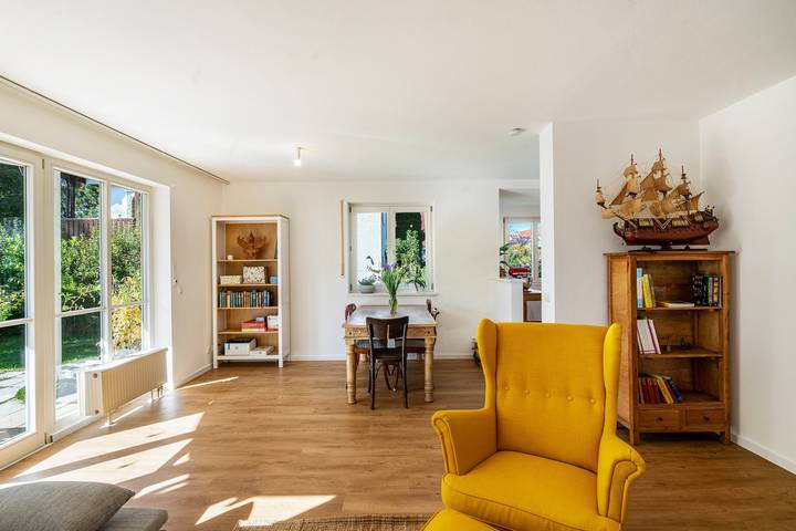 Ganze Wohnung, Ferienwohnung 'Sam's Homestay' mit Terrasse, Garten und Wlan in Gröbenzell, Landkreis Fürstenfeldbruck