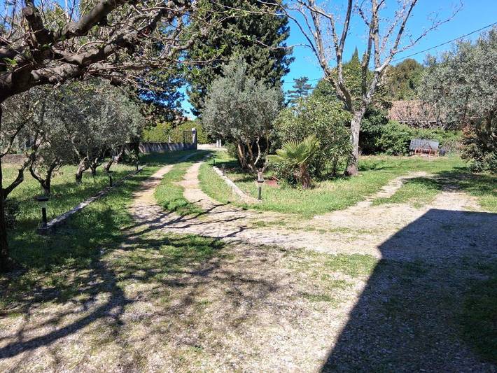Location de vacances pour 5 personnes, avec vue et jardin à Morières-lès-Avignon - 3