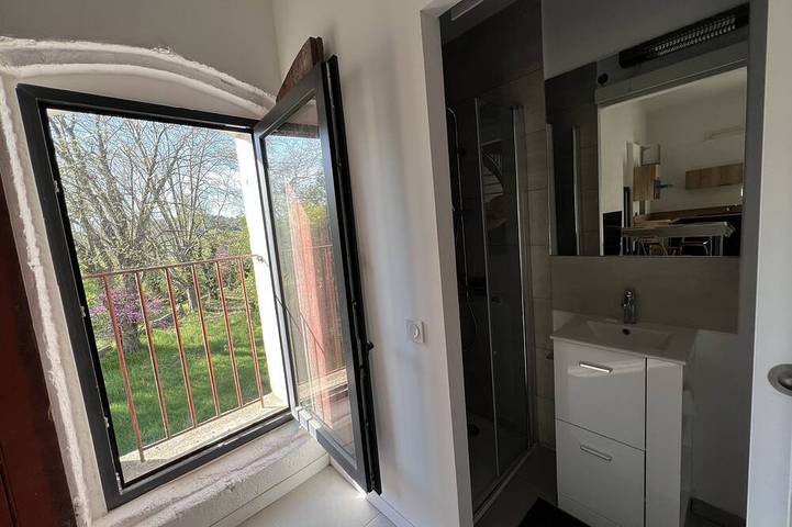 Gîte pour 4 personnes, avec jacuzzi ainsi que piscine et jardin à Combaillaux - 3