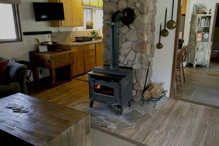 Vacation rental for 11 people, with yard in Cascade Range