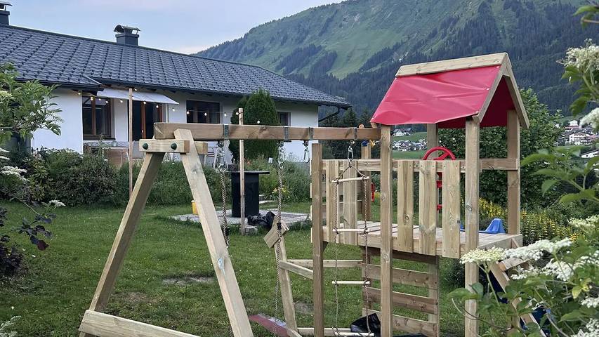 Hütte für 4 Personen, mit Terrasse und Garten, mit Haustier in Mittelberg