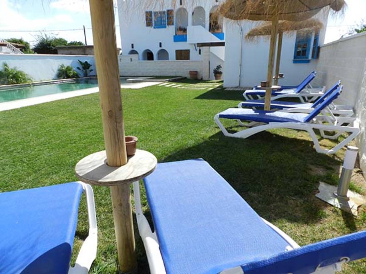Apartamento entero, Encantador apartamento con piscina, terraza, aire acondicionado y Wi-Fi in Conil de la Frontera, Costa de la Luz
