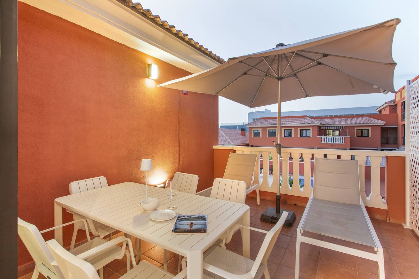 Ganze Wohnung, Ferienwohnung 'Obsidian Aquarela Costa Adeje' mit Gemeinschaftspool, Balkon und Wlan in Miraverde, Adeje