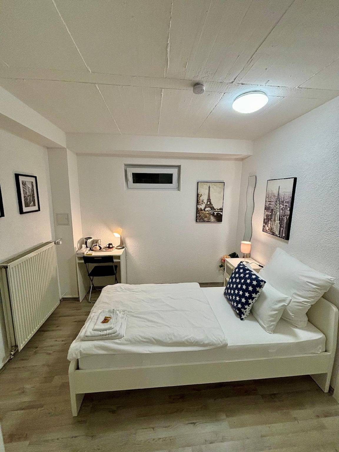 Guest room for 1 persons approx. 11 qm in Langenfeld (Rheinland), Lower Rhine in Langenfeld, Región de Düsseldorf