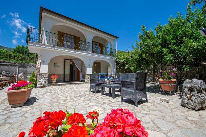 Villa per 8 persone, con Balcone e Terrazza nonché Giardino e Panorama a Sarno