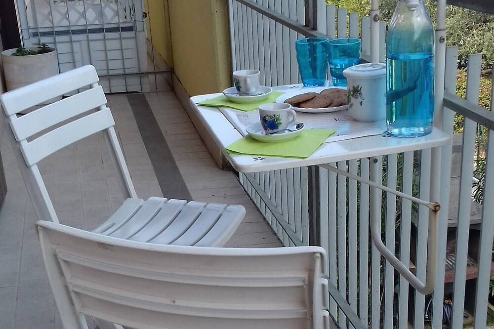 Appartamento intero, Prestigioso  e confortevole appartamento con piscina a Lazise  per vacanze relax in Lazise, Prealpi Gardesane