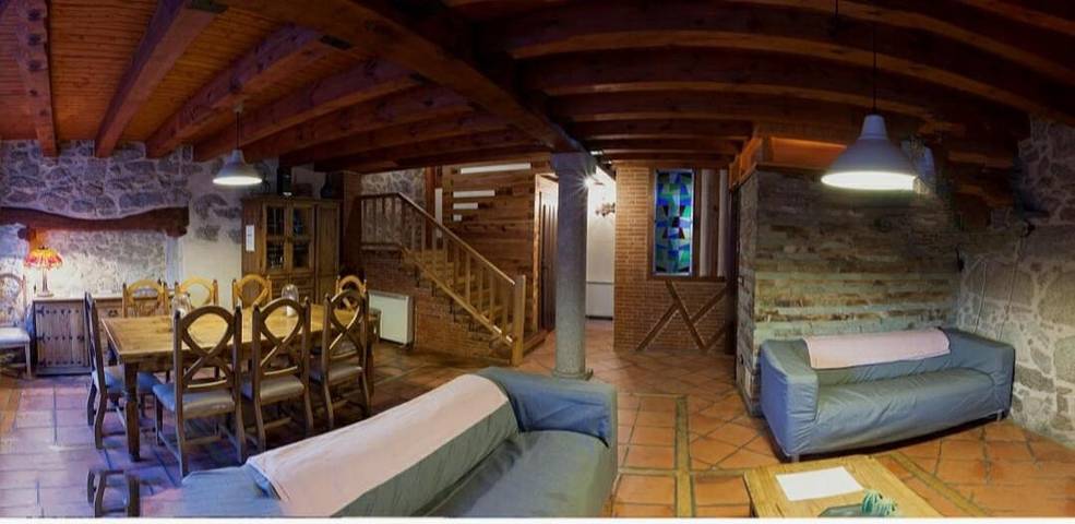 Casa de vacaciones para 8 personas, con terraza y piscina además de jacuzzi y jardín en la Sierra de Béjar - 2