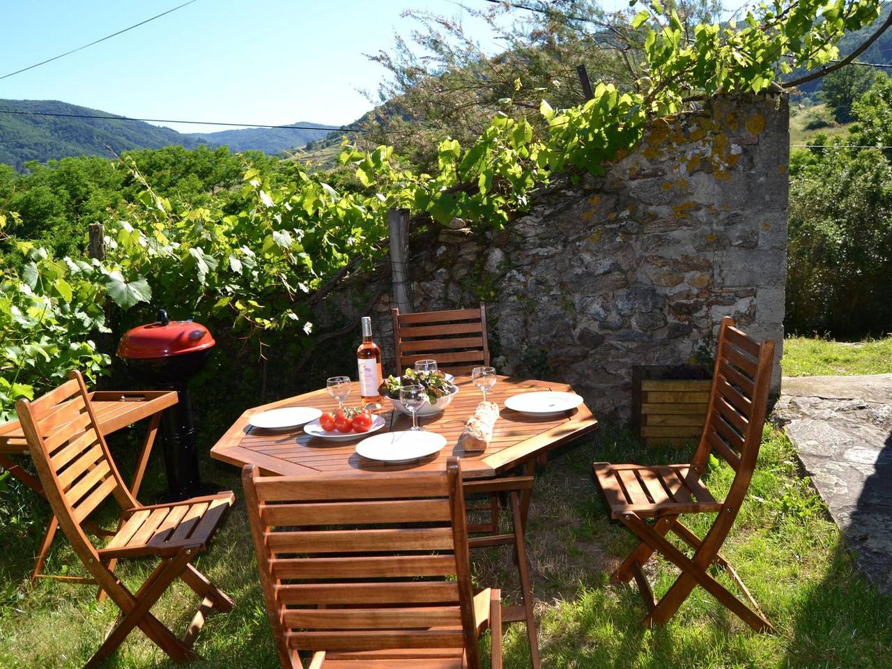 Maison de vacances pour 4 personnes avec jardin in Villeneuve-d'Allier, Haute-Loire