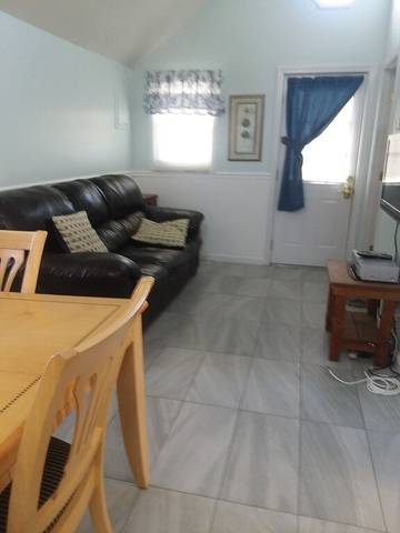 Cabin for 7 Guests in Hampton, New Hampshire, Picture 3